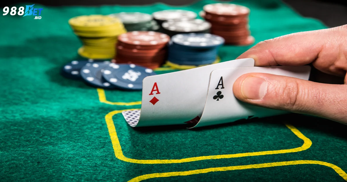 Poker – Khi nào nên tố hoặc úp bài để tối ưu lợi nhuận?